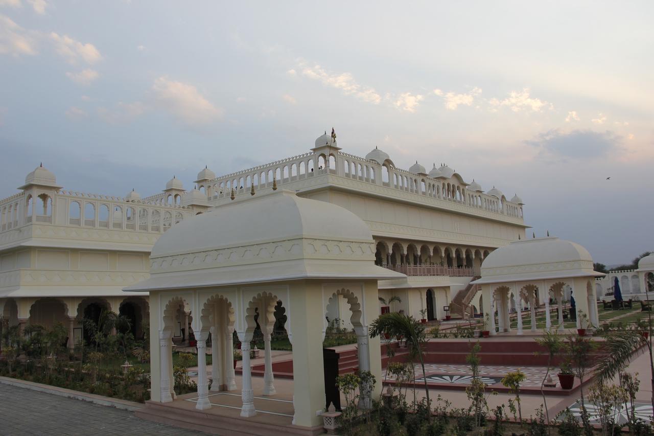 Laxmi Palace Dausa Exterior foto