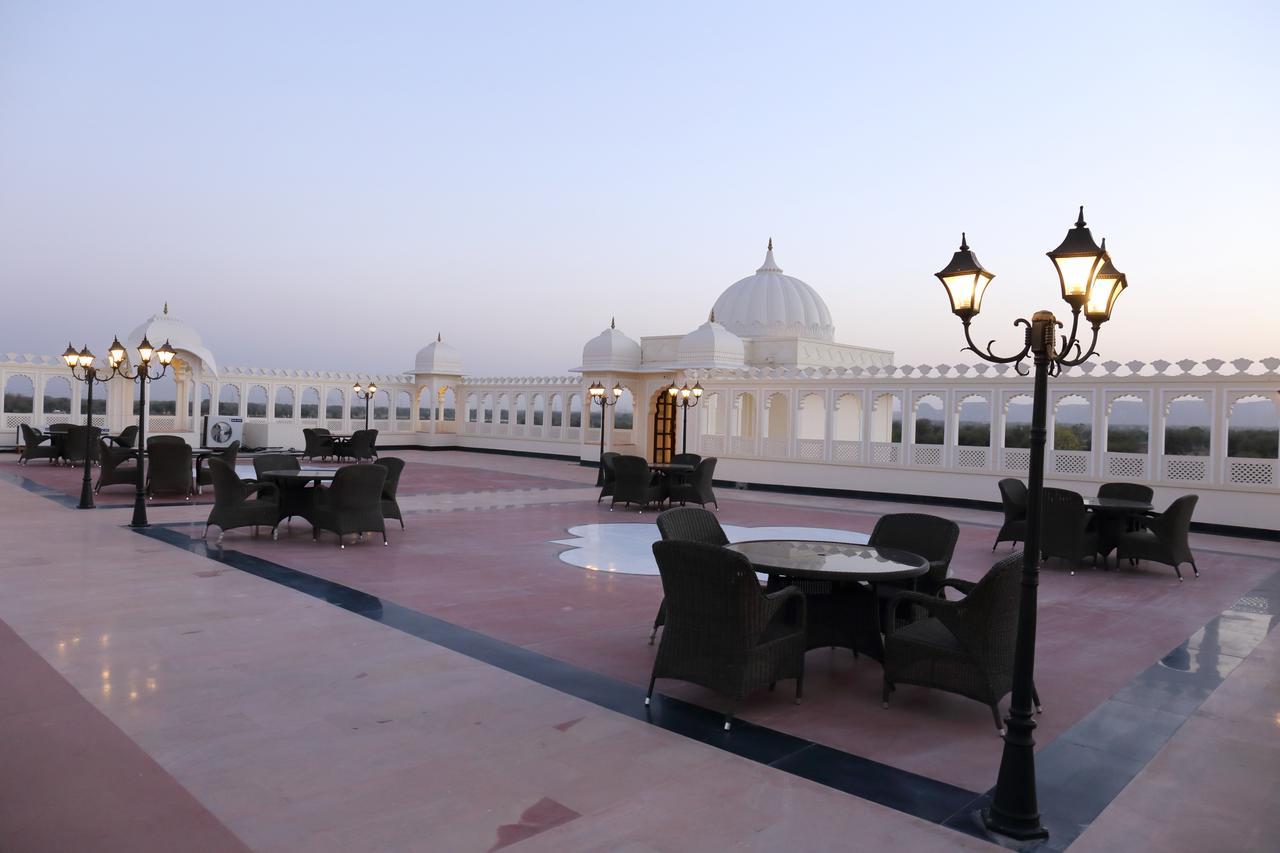 Laxmi Palace Dausa Exterior foto